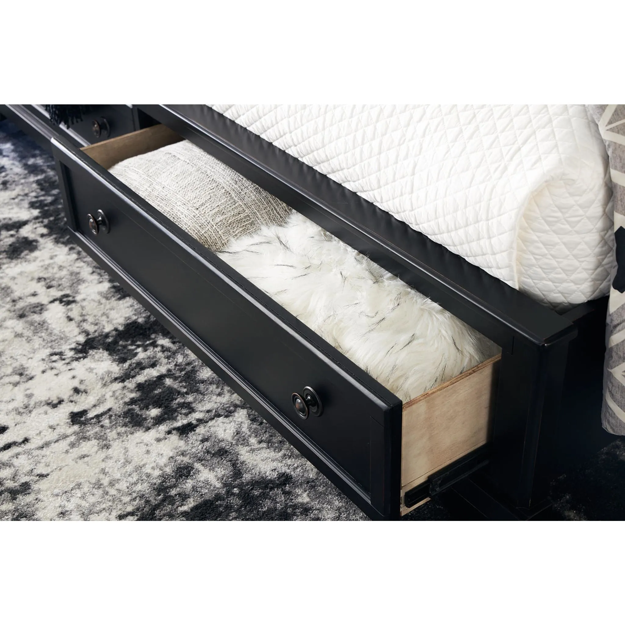 Chylanta Queen Storage Bed