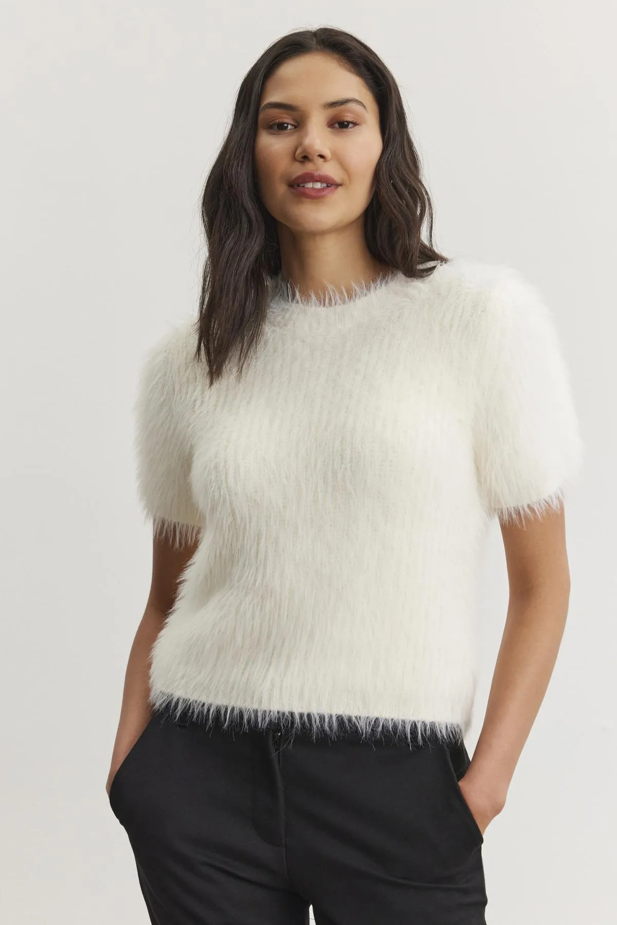 EILA FEATHER YARN SWEATER