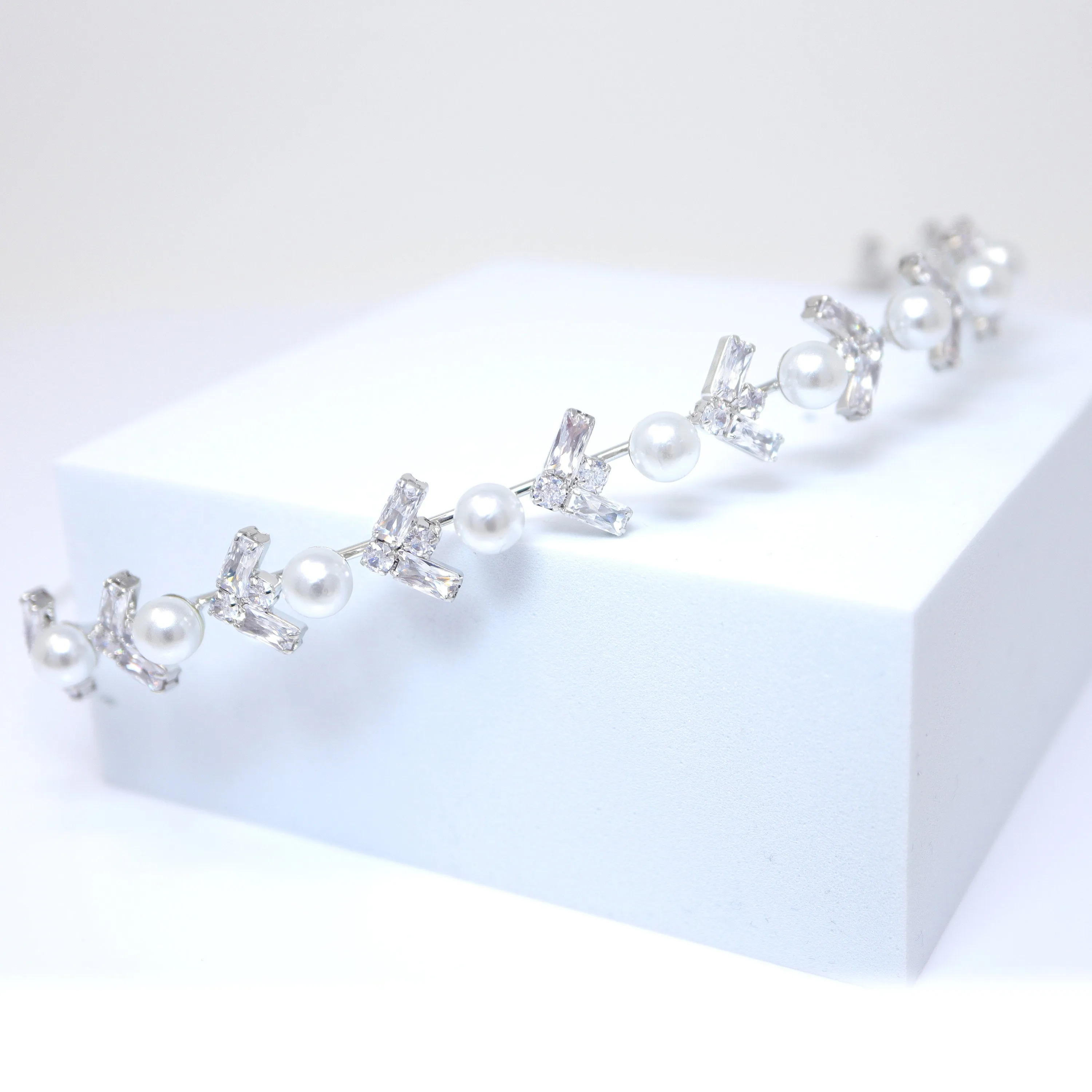 Swarovski Crystals Faux Pearls Dainty Headband, Bridal Hair Vine, Delicate Headband, Hair accessories.