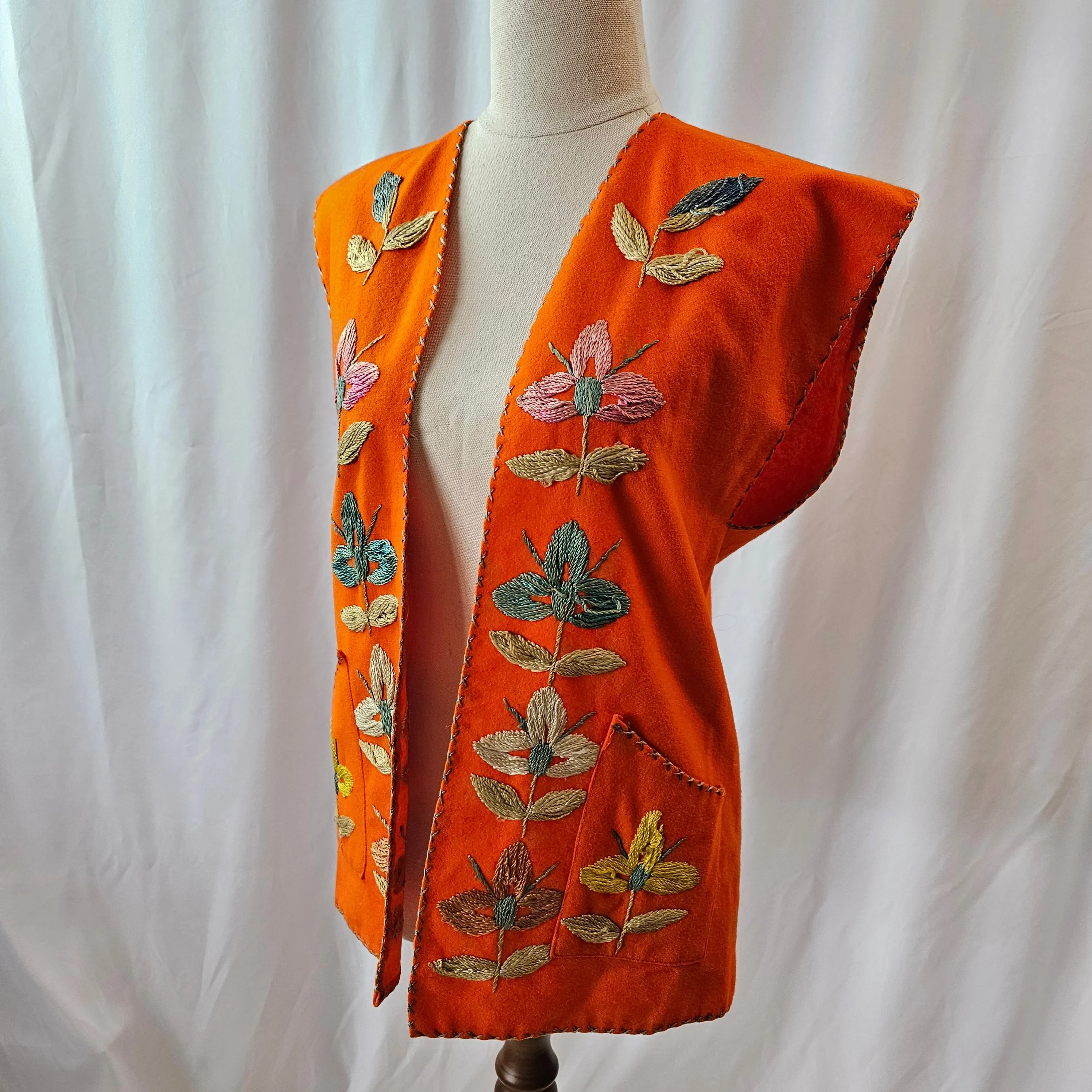 Vintage embroidered vest S